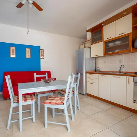 Apartment Cozy - House A 100 M Dal Mare E Parcheggio Privato By Ape *